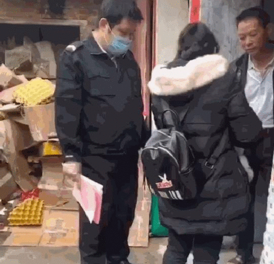 “親愛的戰友，請立即執行強制休息令！”